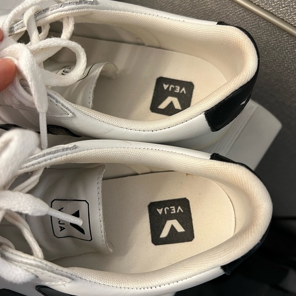 Veja Esplar Sneakers (US 8, EU 39) - Picture 7 of 7